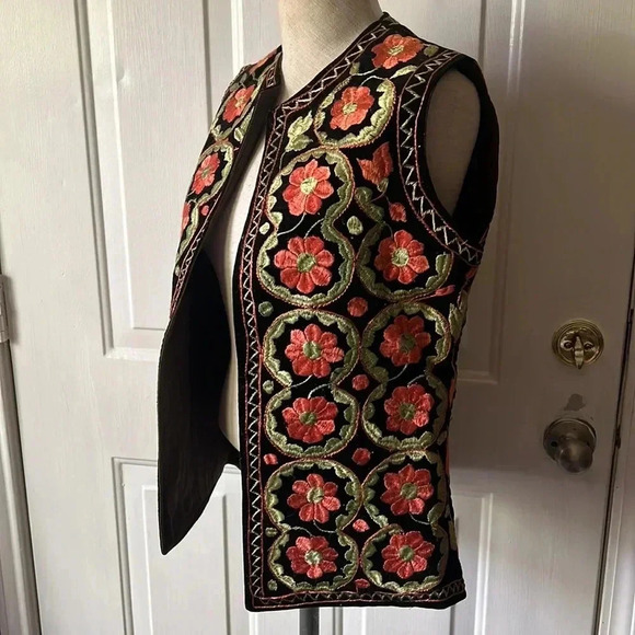 1970s hand embroidered Afghan Hippie waistcoat size S - Picture 5 of 7